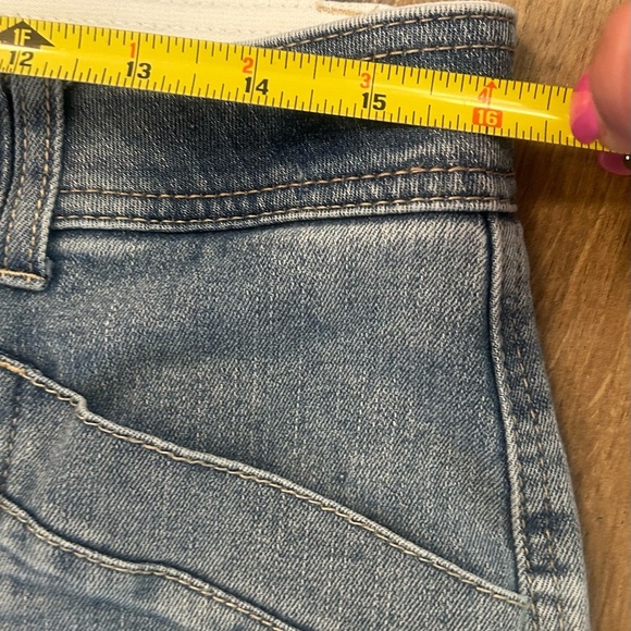 Blue Ankle Cropped Jeans with Faded Denim - Picture 4 of 8